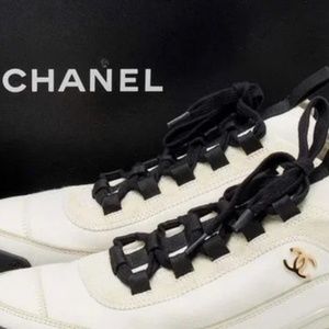 CHANEL Sneakers